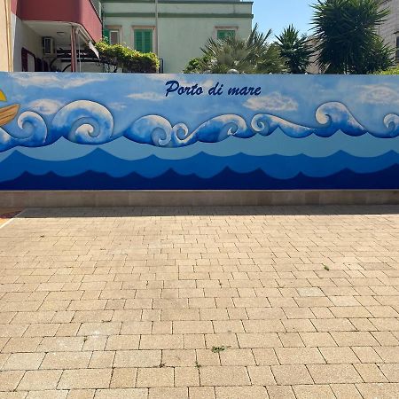 Porto Di Mare B&B โจวีนัซโซ ภายนอก รูปภาพ
