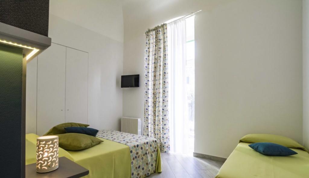 Porto Di Mare B&B โจวีนัซโซ ภายนอก รูปภาพ