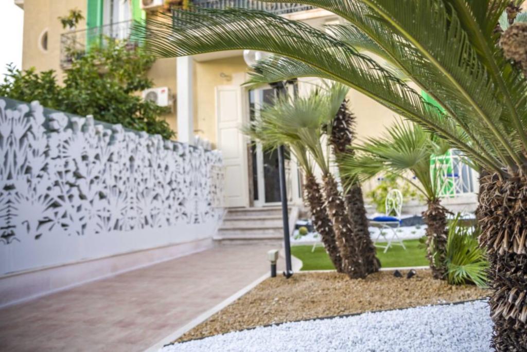 Porto Di Mare B&B โจวีนัซโซ ภายนอก รูปภาพ