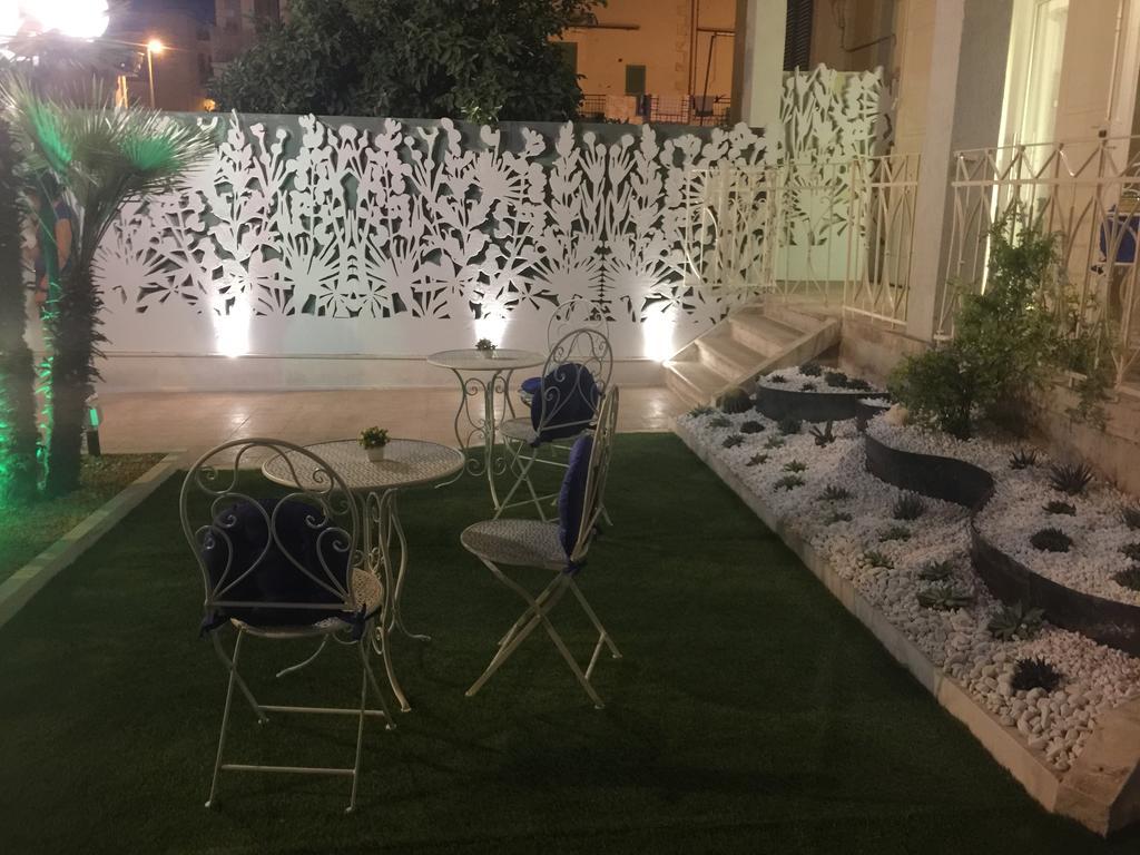 Porto Di Mare B&B โจวีนัซโซ ภายนอก รูปภาพ